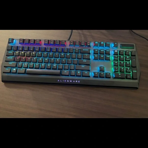 Alienware RGB mechanical Gaming Keyboard and Mouse - Picture 4 of 5